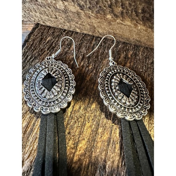 Boho Hippie Western Conch Tribal Silver Drop Wire Earrings, Black Leather, Gift - Picture 8 of 9